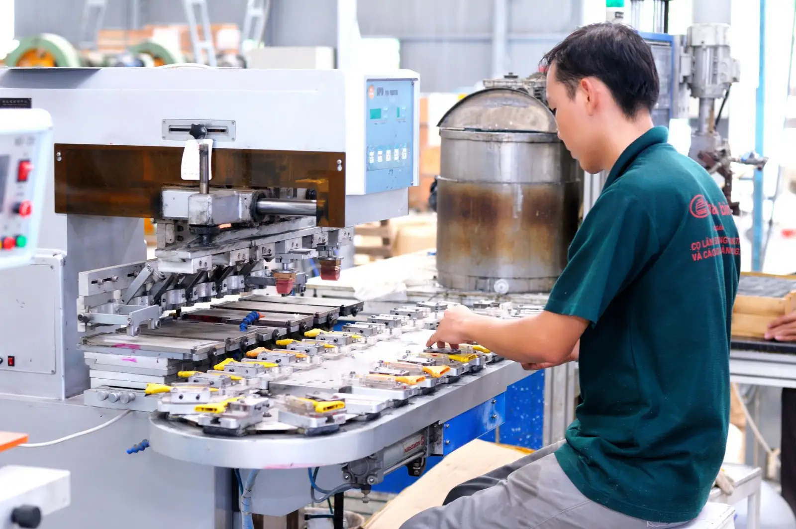 上海展架制作工艺升级：从设计到安装的全流程解析