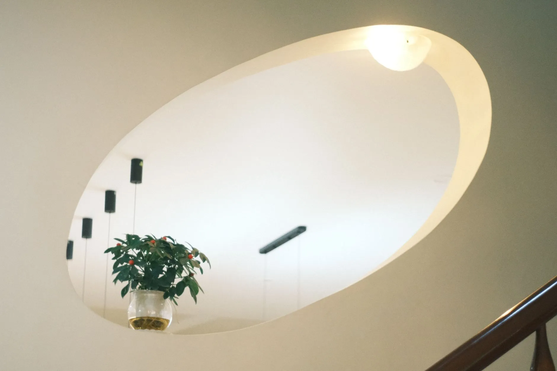 上海展会搭建中展台结构与展架材质的选择要点