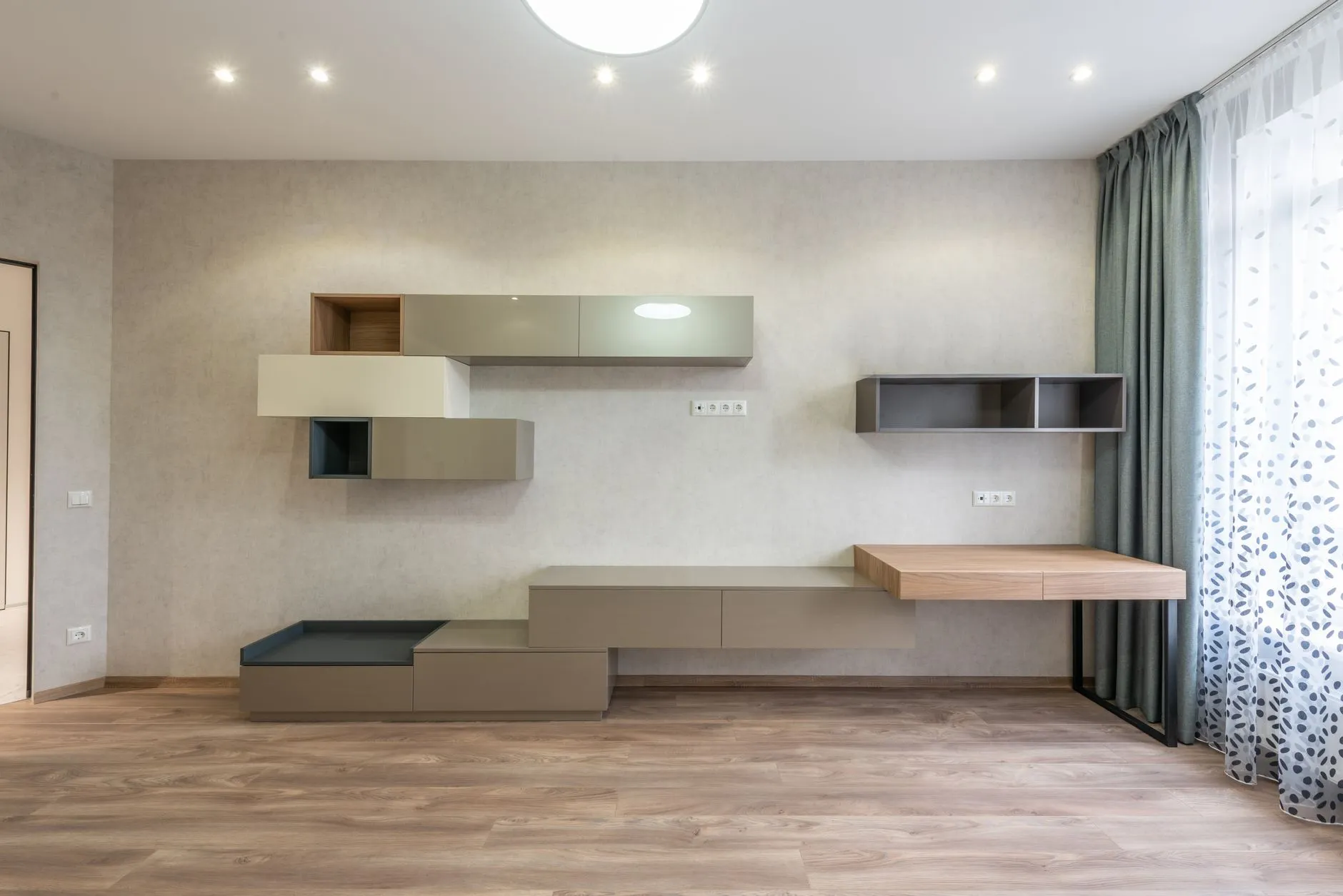 上海苡豪广告展台搭建常用材料对比与选型指南