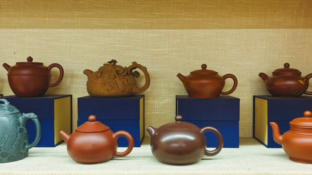 展架制作与展板制作的材质选择对比：从画面平整度到运输损耗的综合分析
