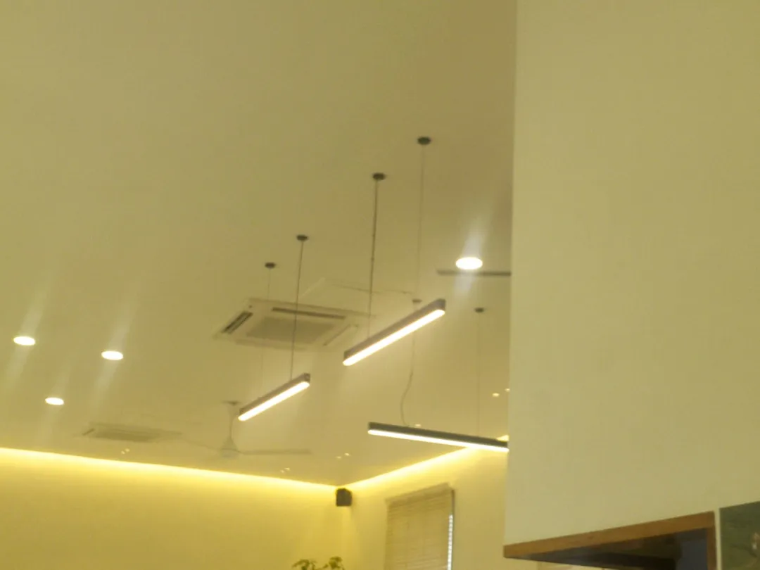 上海展会展台搭建常用展架与展板材质性能对比分析