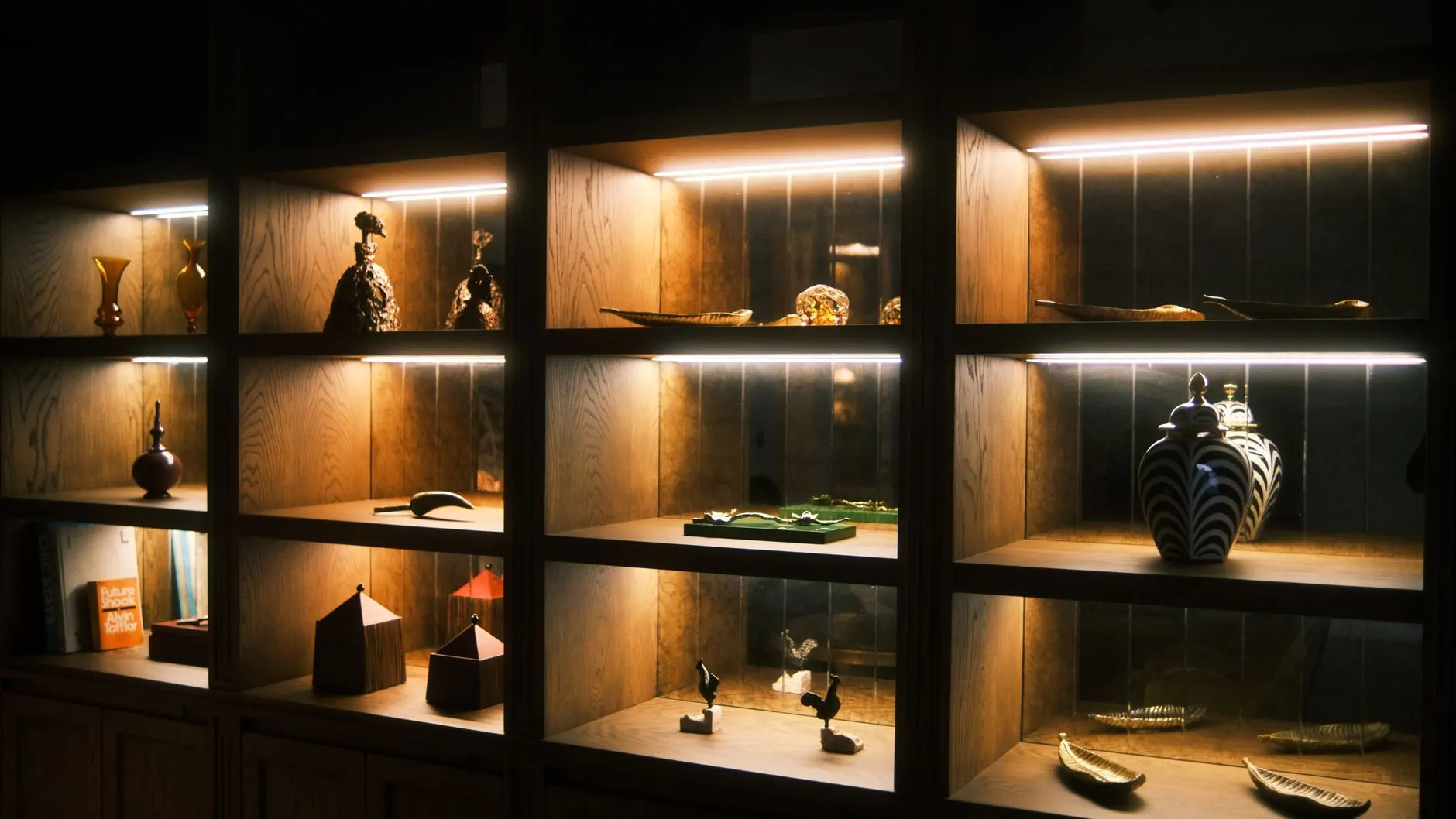 展览展示搭建方案设计：从展柜布局到背景板视觉的落地要点