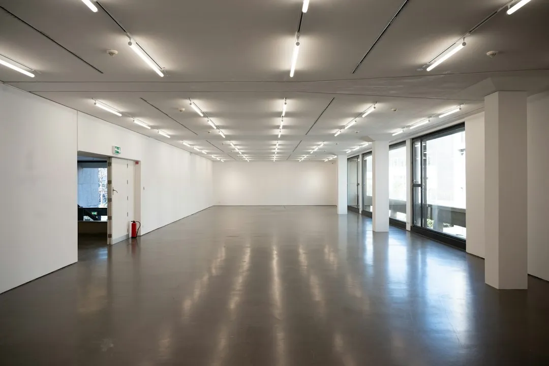 展览展台搭建中展板与背景板材料选型的技术要点解析正文配图 2
